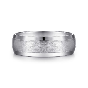 Gabriel & Co. MBM0134-70W4JJJ 14 karat white gold Classic men's wedding band, front view of the frosted center stripe between glossy domed beveled shoulders