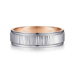 Gabriel & Co. MBM0155-60T4JJJ 14 karat white and rose gold Signature men's wedding band, front view of the irregular cut lines between thin polished rims