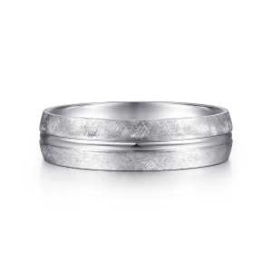 Gabriel & Co. MBM0163-60W4JJJ 14 karat white gold Classic men's wedding band, front view of the polished groove dividing two halves of rough crossing scratch texture
