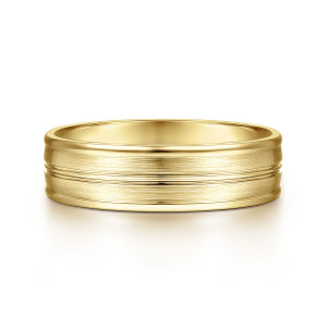 Gabriel & Co. MBM0165-60Y4JJJ 14 karat yellow gold Classic men's wedding band, front view of two satin strips divided by a fine polished groove inside glossy rims