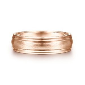 Gabriel & Co. MBM0170-60K4JJJ 14 karat rose gold Classic men's wedding band, front view of the soft brushed center lying between two rounded glossy ridges