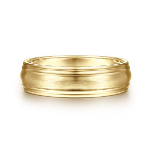 Gabriel & Co. MBM0170-60Y4JJJ 14 karat yellow gold Classic men's wedding band, front view of the satin center panel between two glossy rounded ridges