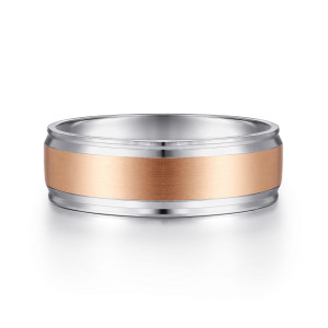 Gabriel & Co. MBM0172-70T4JJJ 14 karat white and rose gold Signature men's wedding band, front view of the brushed center strip flanked by stepped polished shoulders