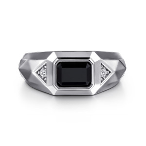 Gabriel & Co. MR20128SVJMC sterling silver Facets men's ring, front view of the rectangular black stone flanked by triangular panels with small colorless stones