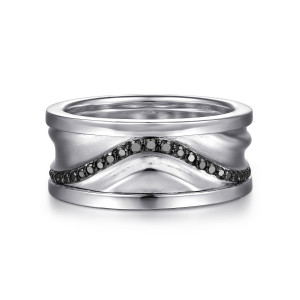 Gabriel & Co. MR20150SVJBS sterling silver Meridian men's ring, front view of a wavy line of small black stones above a polished swell between flat rims