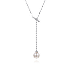 Gabriel & Co. NK5963W45PL 14 karat white gold Kaslique necklace, front view of the pointed diamond set piece and the pearl at the end of the drop