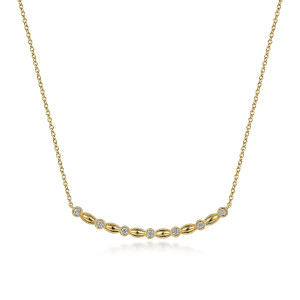 Gabriel & Co. NK7210Y45JJ 14 karat yellow gold Contemporary necklace, front view of the bar, bezel set diamonds alternating with ridged pointed oval links