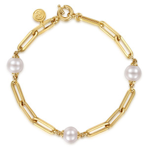 Gabriel & Co. TB5326-75Y4JPL 14 karat yellow gold Contemporary bracelet, front view of the loop of paperclip links, pearl stations, a spring ring clasp and a maker's tag