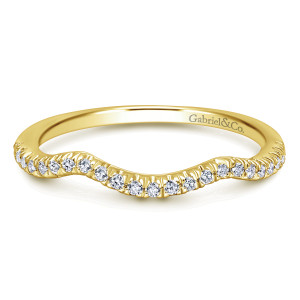 Gabriel & Co. WB10753Y44JJ 14 karat yellow gold Contemporary wedding band, front view of the wavy band dipping in the middle with round diamonds along the curve
