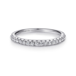 Gabriel & Co. WB11347R4W44JJ 14 karat white gold Contemporary wedding band, front view of a fine row of round stones that shrink slightly toward each end
