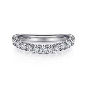 Gabriel & Co. WB12337P6W44JJ 14 karat white gold Contemporary wedding band, front view of the sweeping bow in the setting with round stones in scalloped prongs