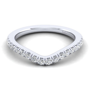 Gabriel & Co. WB12762R4PT4JJ platinum Contemporary wedding band, front view of the V shaped dip lined with round stones and a maker's mark inside