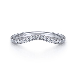 Gabriel & Co. WB14411R8W44JJ 14 karat white gold Victorian wedding band, front view of the soft V dip with fine round diamonds rising toward each side