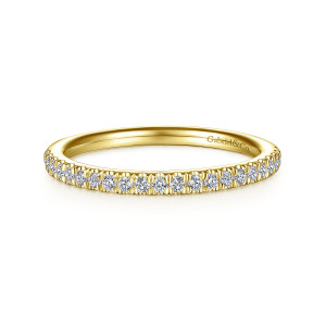 Gabriel & Co. WB14450R4Y44JJ 14 karat yellow gold Contemporary wedding band, front view of grooved prongs between small round diamonds on a straight edge