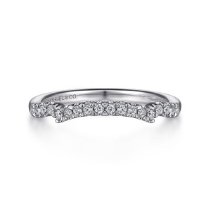 Gabriel & Co. WB14662R4W44JJ 14 karat white gold Victorian wedding band, front view of the scooped middle with a pointed step at each end of the diamond row