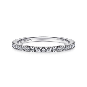 Gabriel & Co. WB14916O3W44JJ 14 karat white gold Classic wedding band, front view of tiny diamonds held by small prongs in an even, ridged row above a polished inside