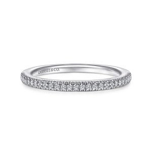 Gabriel & Co. WB14916P4W44JJ 14 karat white gold Classic wedding band, front view of the fine stones and slim prongs along the top edge of the hoop