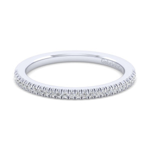 Gabriel & Co. WB14916R2W44JJ 14 karat white gold Classic wedding band, front view of tiny round diamonds with narrow prongs standing up along the lower edge