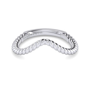 Gabriel & Co. WB15418O4W4JJJ 14 karat white gold Hampton wedding band, top view of the rope twist ridges dipping to a soft V above a smooth bar