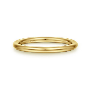 Gabriel & Co. WB16117O8Y4JJJ 14 karat yellow gold Contemporary wedding band, front view of a smooth plain hoop with no stones and an engraved maker's mark inside