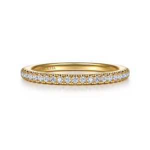 Gabriel & Co. WB16516O8Y44JJ 14 karat yellow gold Contemporary wedding band, front view of the straight hoop with a single line of small round diamonds along the top