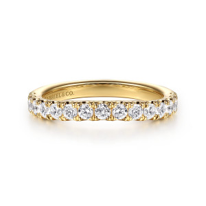 Gabriel & Co. WB16518O8Y44JJ 14 karat yellow gold Contemporary wedding band, front view of large round diamonds set close together with rounded prong tips