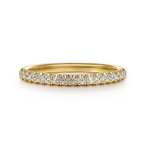 Gabriel & Co. WB16526O8Y44JJ 14 karat yellow gold Contemporary wedding band, front view of a straight row of round diamonds with small raised prongs between them