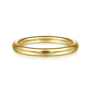 Gabriel & Co. WB16567R8Y4JJJ 14 karat yellow gold Contemporary wedding band, front view of a plain band with no stones and a glossy domed face