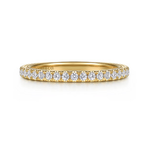 Gabriel & Co. WB16693R8Y44JJ 14 karat yellow gold Contemporary wedding band, front view of small round diamonds in one line, with beaded detail visible along the inside edge