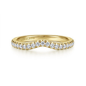 Gabriel & Co. WB16712R4Y44JJ 14 karat yellow gold Contemporary wedding band, front view of the soft valley in the top edge with prongs between the stones