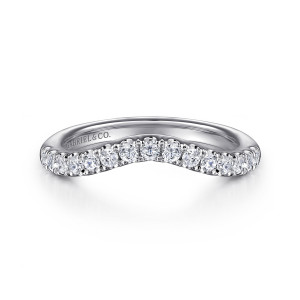 Gabriel & Co. WB16715N8W44JJ 14 karat white gold Contemporary wedding band, front view of the soft V dip in the middle with round diamonds set in prongs