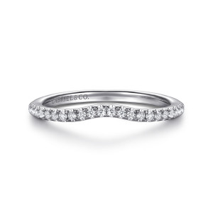 Gabriel & Co. WB16734O8W44JJ 14 karat white gold Contemporary wedding band, front view of round diamonds rising into a shallow arch at the middle of the hoop