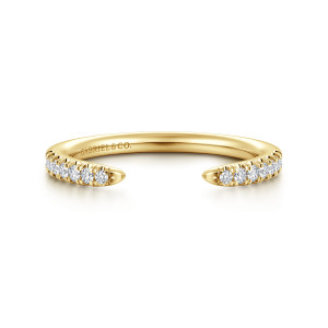 Gabriel & Co. WB16863P4Y44JJ 14 karat yellow gold Contemporary wedding band, front view of the open gap between two pointed ends, each lined with small diamonds