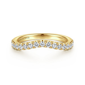 Gabriel & Co. WB16893O8Y44JJ 14 karat yellow gold Classic wedding band, front view of a soft central dip with prongs standing between round diamonds