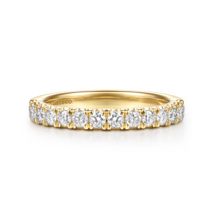 Gabriel & Co. WB16914R8Y44JJ 14 karat yellow gold Classic wedding band, front view of round diamonds separated by small forked prongs in one level row