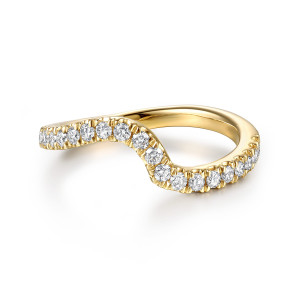 Gabriel & Co. WB16936P4Y44JJ 14 karat yellow gold Classic wedding band, top view of the band winding in an S shaped wave lined with round diamonds