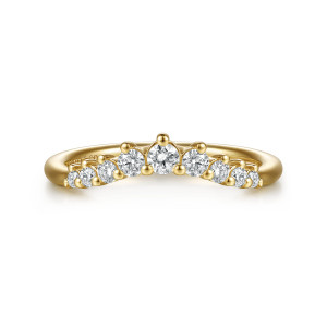 Gabriel & Co. WB16947O8Y44JJ 14 karat yellow gold Starlight wedding band, front view of the largest middle diamond flanked by smaller stones on ball tipped prongs