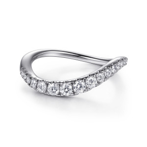 Gabriel & Co. WB16952P8W44JJ 14 karat white gold Contemporary wedding band, angled view of the band sweeping up on one side with the largest stones in the middle