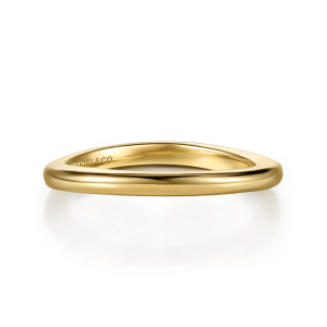 Gabriel & Co. WB16966O8Y4JJJ 14 karat yellow gold Contemporary wedding band, front view of a plain glossy band with a rounded outer face and a raised back edge