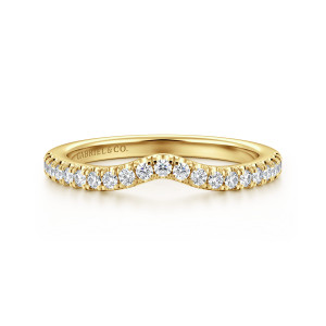 Gabriel & Co. WB17016E8Y44JJ 14 karat yellow gold Classic wedding band, front view of a shallow V dip traced by small round diamonds in fine prongs