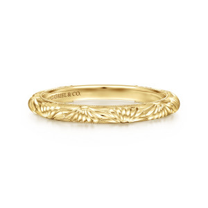 Gabriel & Co. WB17029E10Y4JJJ 14 karat yellow gold Victorian wedding band, front view of carved fan bursts on small domes with beaded milgrain along the edge