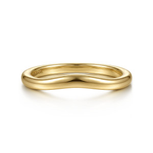 Gabriel & Co. WB17399R8Y4JJJ 14 karat yellow gold Classic wedding band, front view of a plain band easing into a shallow rounded curve with a maker's mark inside