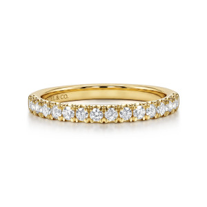 Gabriel & Co. WB17422O8Y44JJ 14 karat yellow gold Classic wedding band, front view of the straight band with round diamonds separated by tall prongs along the top
