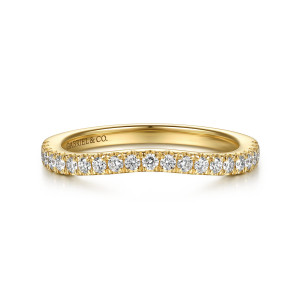 Gabriel & Co. WB17429O12Y44JJ 14 karat yellow gold Classic wedding band, front view of a bowed line of round diamonds in small prongs above a smooth inside