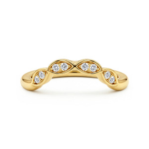 Gabriel & Co. WB17431O8Y44JJ 14 karat yellow gold Contemporary wedding band, front view of pointed leaf frames joined tip to tip, each holding two small stones