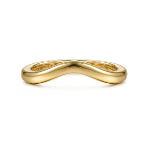 Gabriel & Co. WB17432E12Y4JJJ 14 karat yellow gold Classic wedding band, front view of a plain rounded band bending in a shallow V with a mirror polish