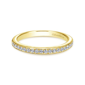 Gabriel & Co. WB6684Y44JJ 14 karat yellow gold Contemporary wedding band, front view of the straight hoop with its row of small diamonds and tiny prongs between stones