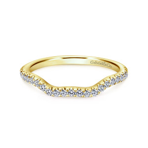 Gabriel & Co. WB7544Y44JJ 14 karat yellow gold Contemporary wedding band, front view of round diamonds following a shallow dip along the front edge