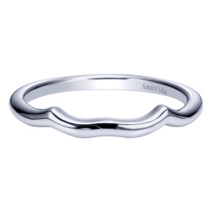 Gabriel & Co. WB9107W8JJJ 18 karat white gold Contemporary wedding band, front view of a plain hoop with a rippled top edge stepping down between two shoulders