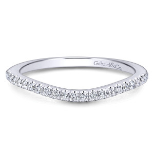 Gabriel & Co. WB913030E1W44JJ 14 karat white gold Contemporary wedding band, front view of a curved band easing down in the middle with a line of fine diamonds